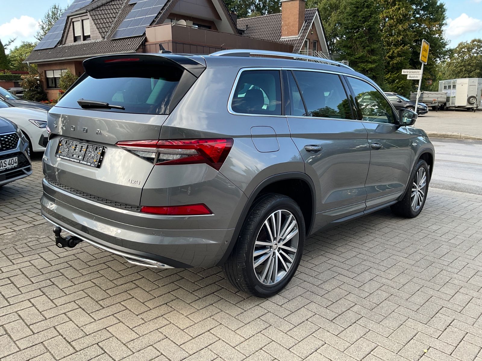 Fahrzeugabbildung SKODA Kodiaq 2.0 TDI DSG 4x4 L&K,AHK,360°Kamera