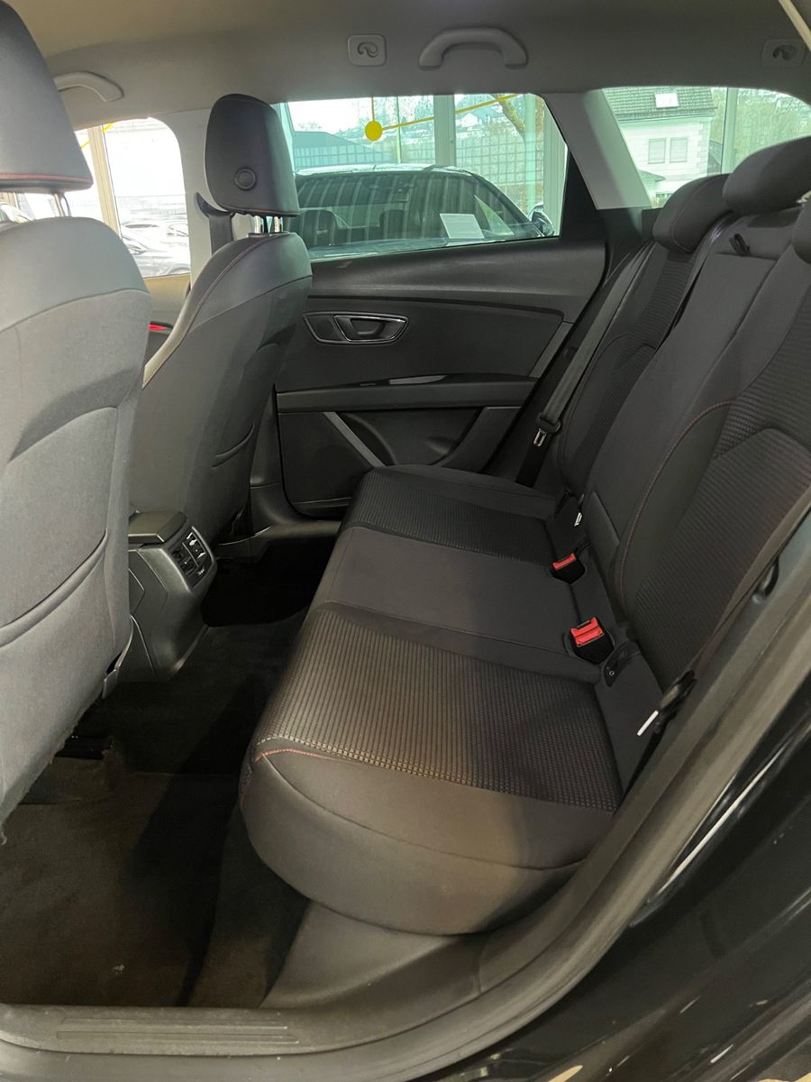 Fahrzeugabbildung SEAT Leon ST FR *AMBIENTE*KAMERA*CARPLAY*