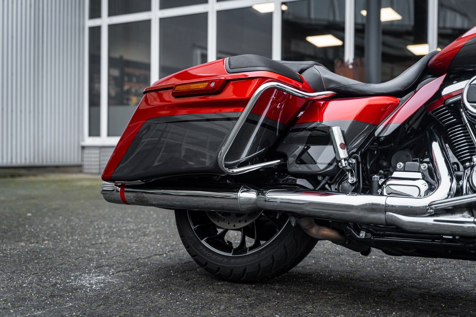Fahrzeugabbildung Harley-Davidson FLTRXSE CVO ROAD GLIDE 117 CUI - JEKILL&HYDE -
