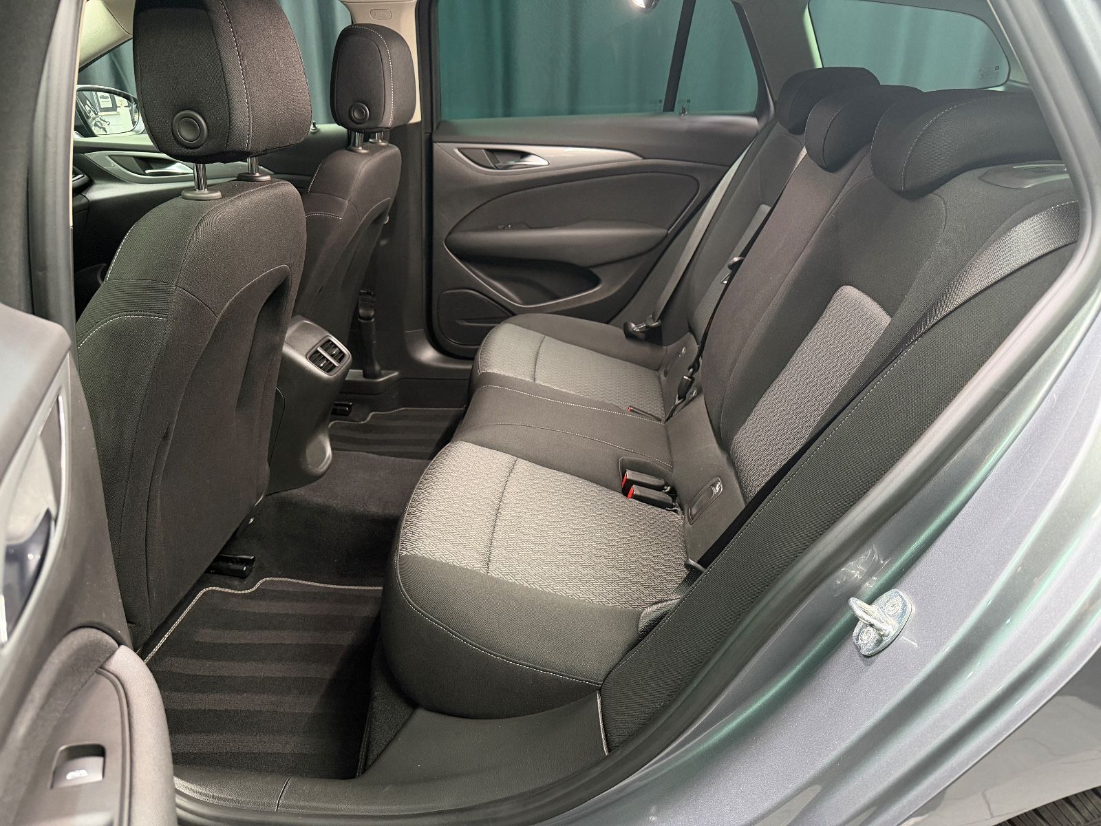 Fahrzeugabbildung Opel Insignia B Sports Tourer Edition|AUTOMATIK|NAVI