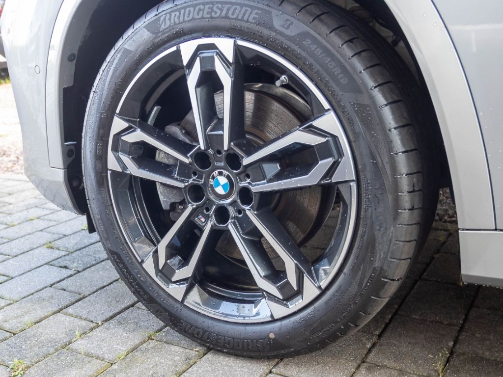 BMW X1 23dxDriveMSport AHK Navi HUD RFK Leder eSitze foto 5