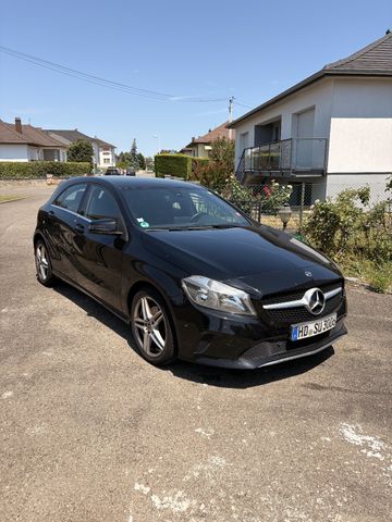 MERCEDES-BENZ A 180 Urban mit Navigation, Park Pilot, Tempomat