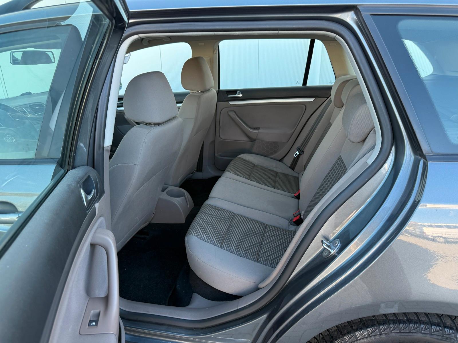 Volkswagen Golf 2010 — photo 19