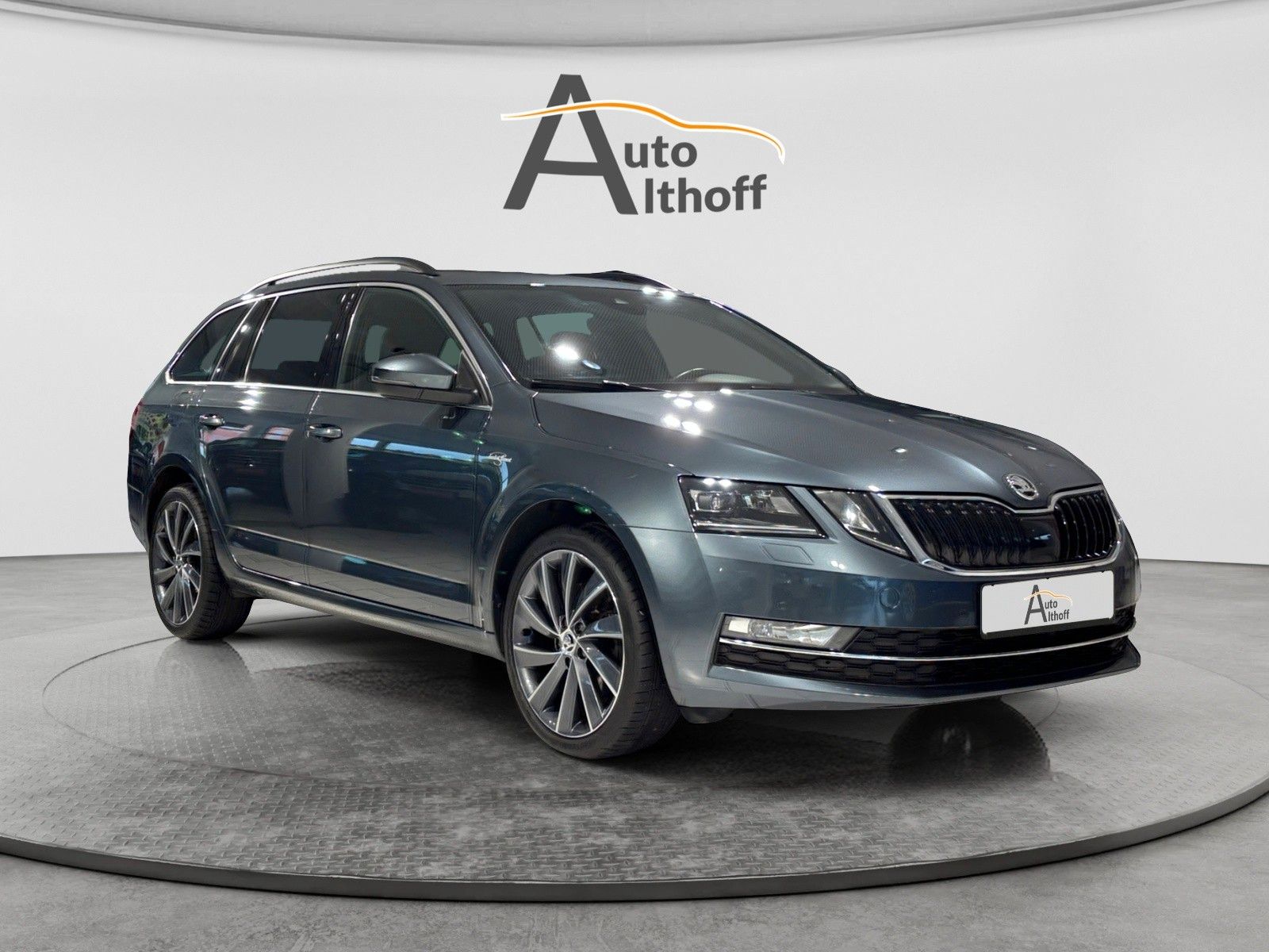 Skoda Octavia Combi L&K 4x4 DSG AHK ACC LED PARK KAM