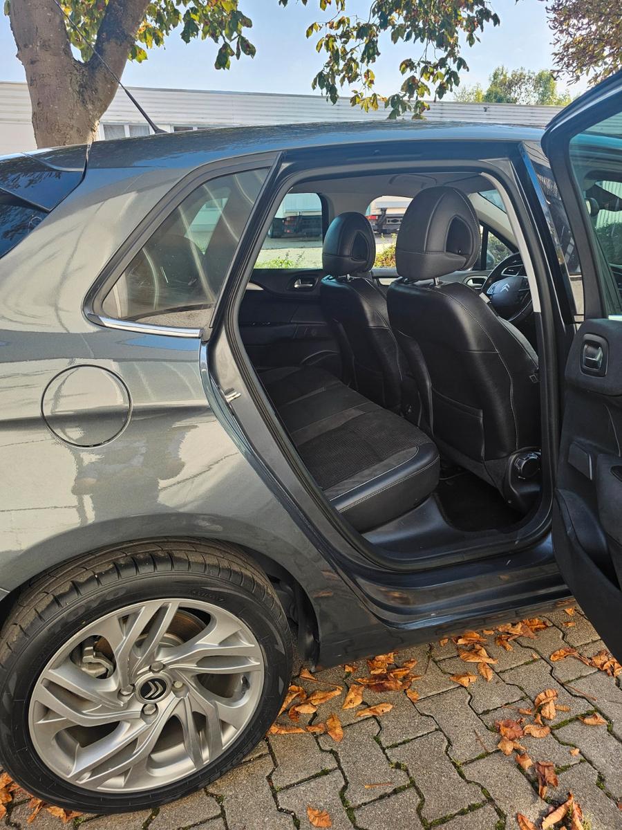 Citroën C4 THP 155 Exclusive EGS6/AUTOMATIK/RENTNERFAHRZ