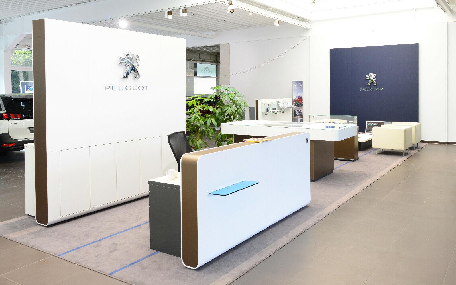 showroom-image-top
