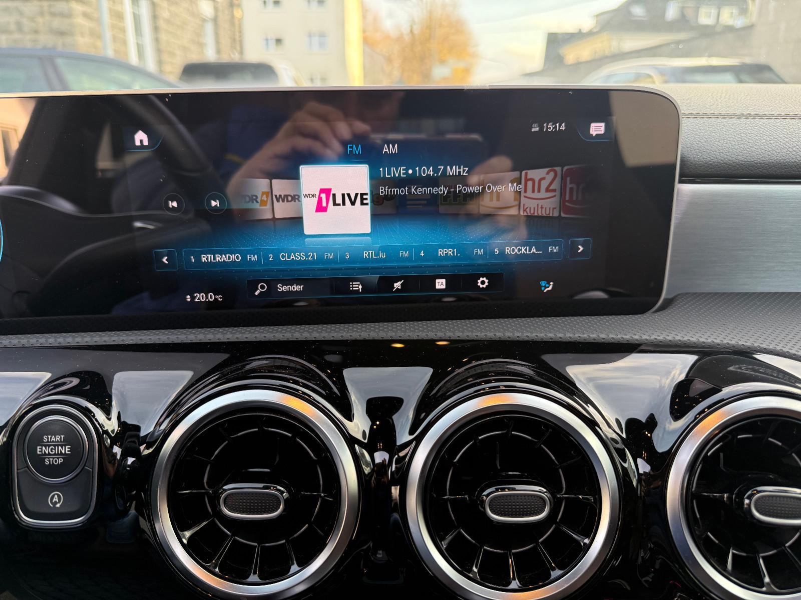 Mercedes-Benz A250 4-MATIC AMG-LINE LEDER PANO KAMERA LED NAVI