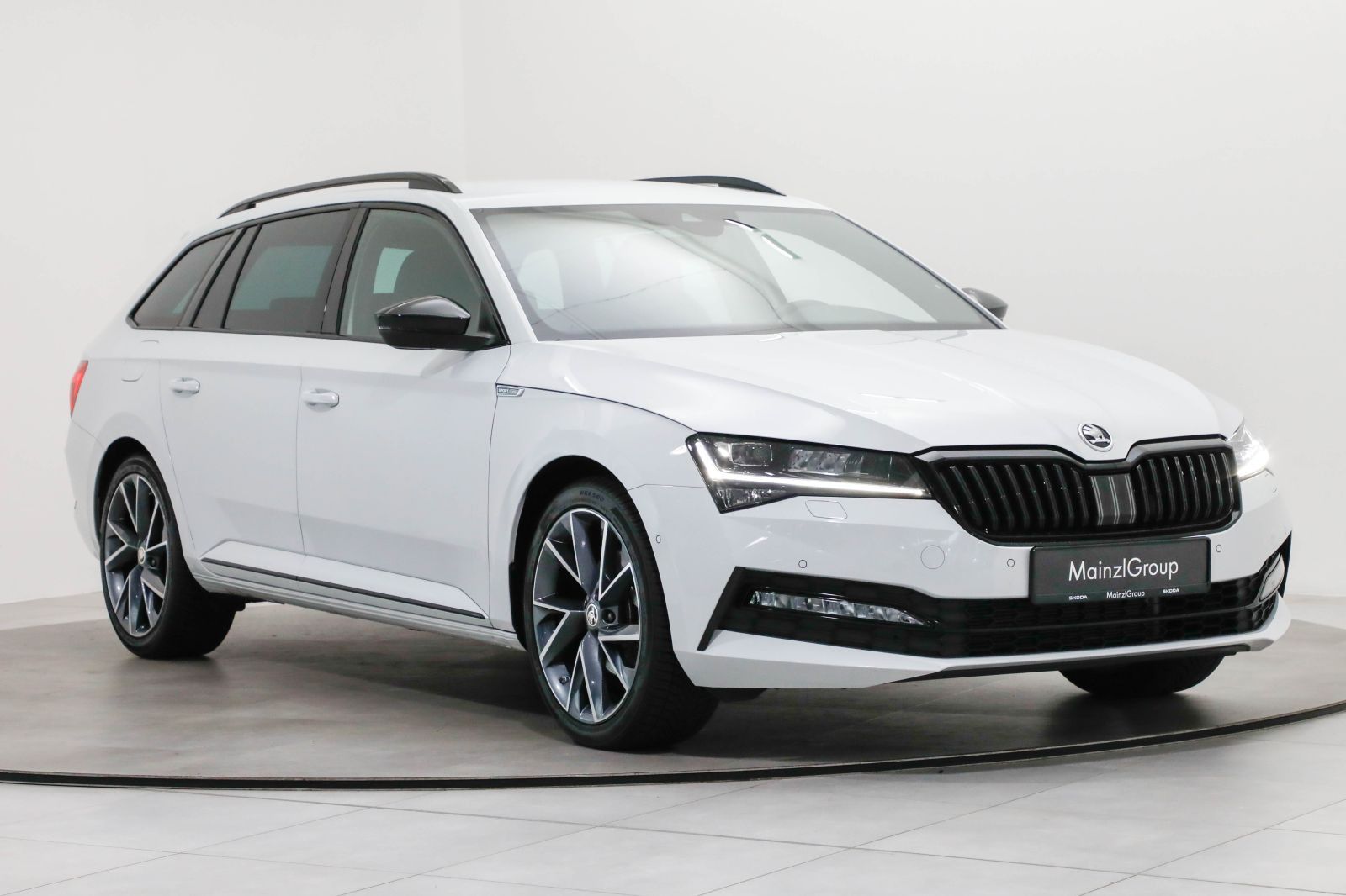Skoda Superb Combi 2.0 TSI DSG Sportline AHK Kamera foto 7