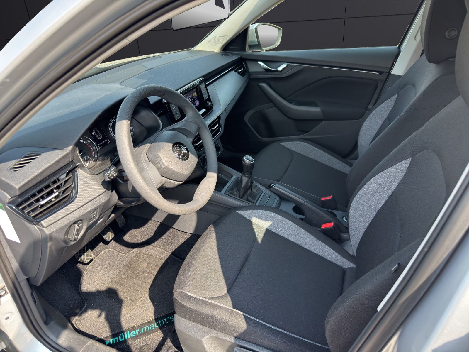 Fahrzeugabbildung SKODA Kamiq Active /Carplay/Pdc/Sitzheitzung/