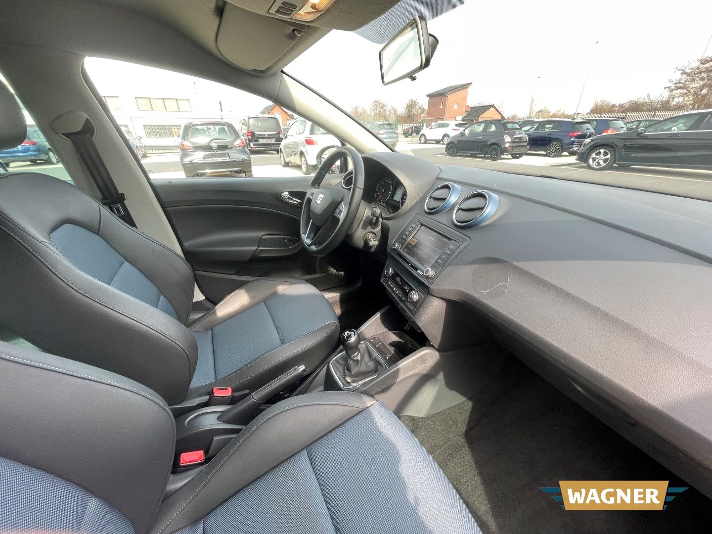 Fahrzeugabbildung SEAT Ibiza Connect Klimaautomatik Sitzheizung