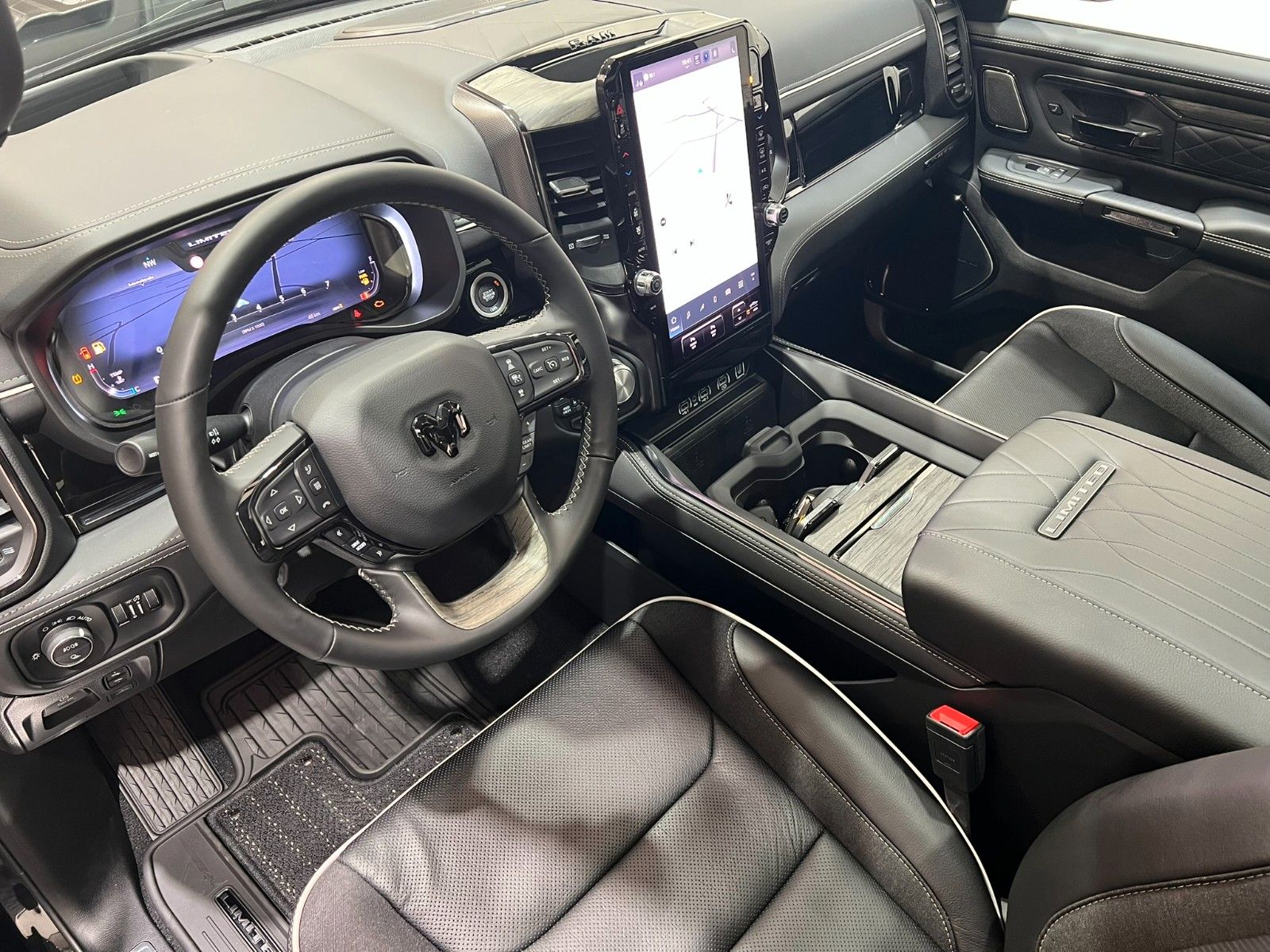Fahrzeugabbildung Dodge RAM 1500 Limited Night  H/O 3.0L