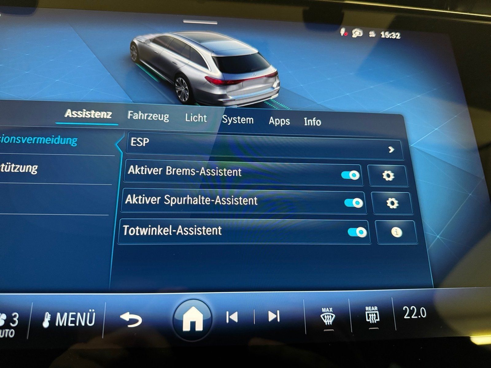 Fahrzeugabbildung Mercedes-Benz E 200 T Avantgarde*AHK*Superscreen*LED*Distr*Tot