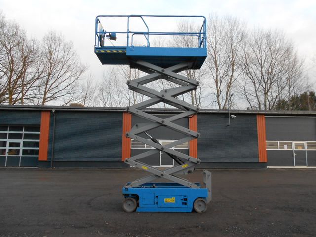 Genie GS 3246, Scherenarbeitsbühne Genie 11,9 m