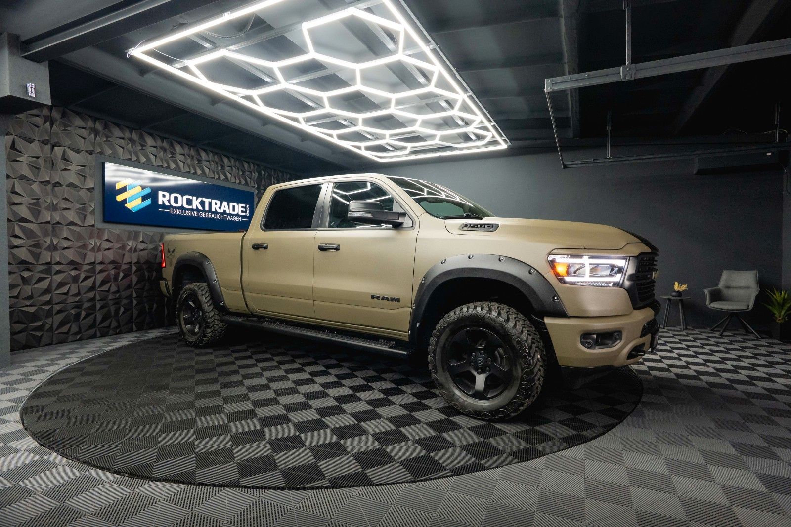 Fahrzeugabbildung Dodge RAM 5.7 V8 HEMI 4x4 PUNISHER LONGBED AxleLock