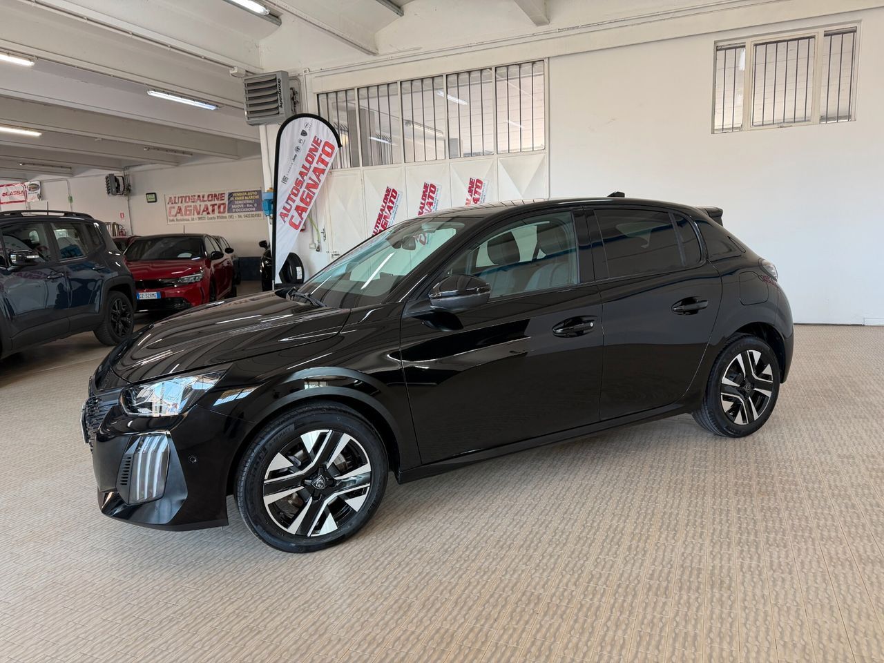 Peugeot 208 Hybrid 145 e-DCS6 Allure Km 15000 20 imagem 2