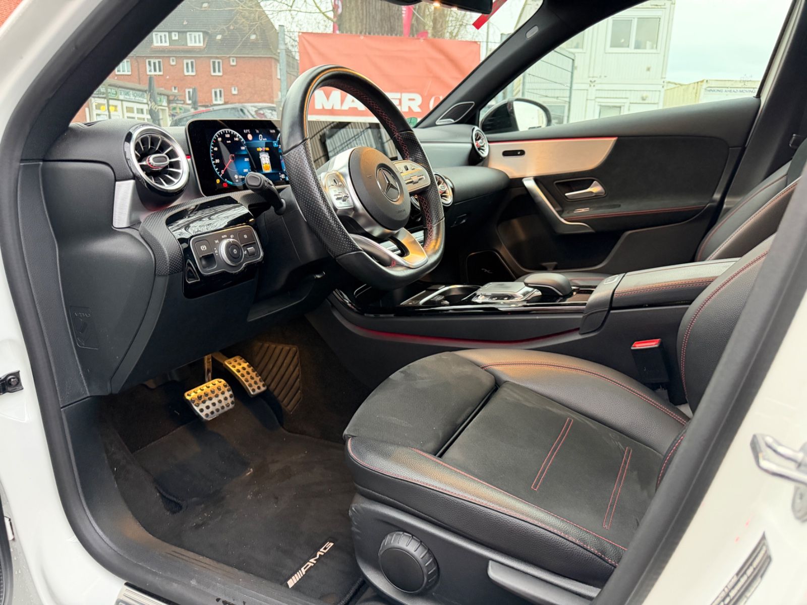 Fahrzeugabbildung Mercedes-Benz A 250 AMG Line*BURMESTER*PANO*ALCANTARA*