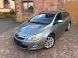 Opel Astra J Sports Tourer Edition 6Gang SHZ*LKHZ TOP - Opel Astra aus 2010: Sports