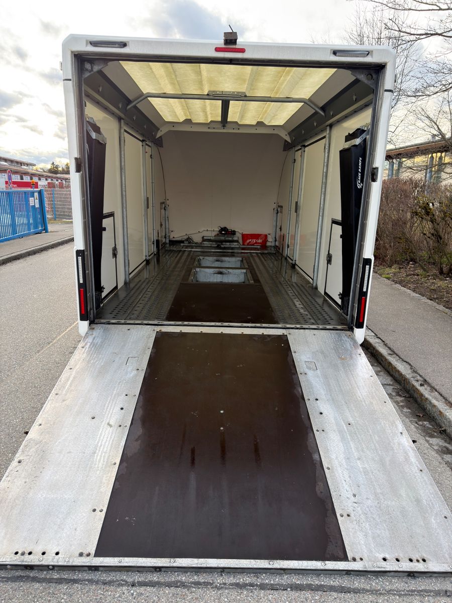 Fahrzeugabbildung Brian James Racetransporter RT6