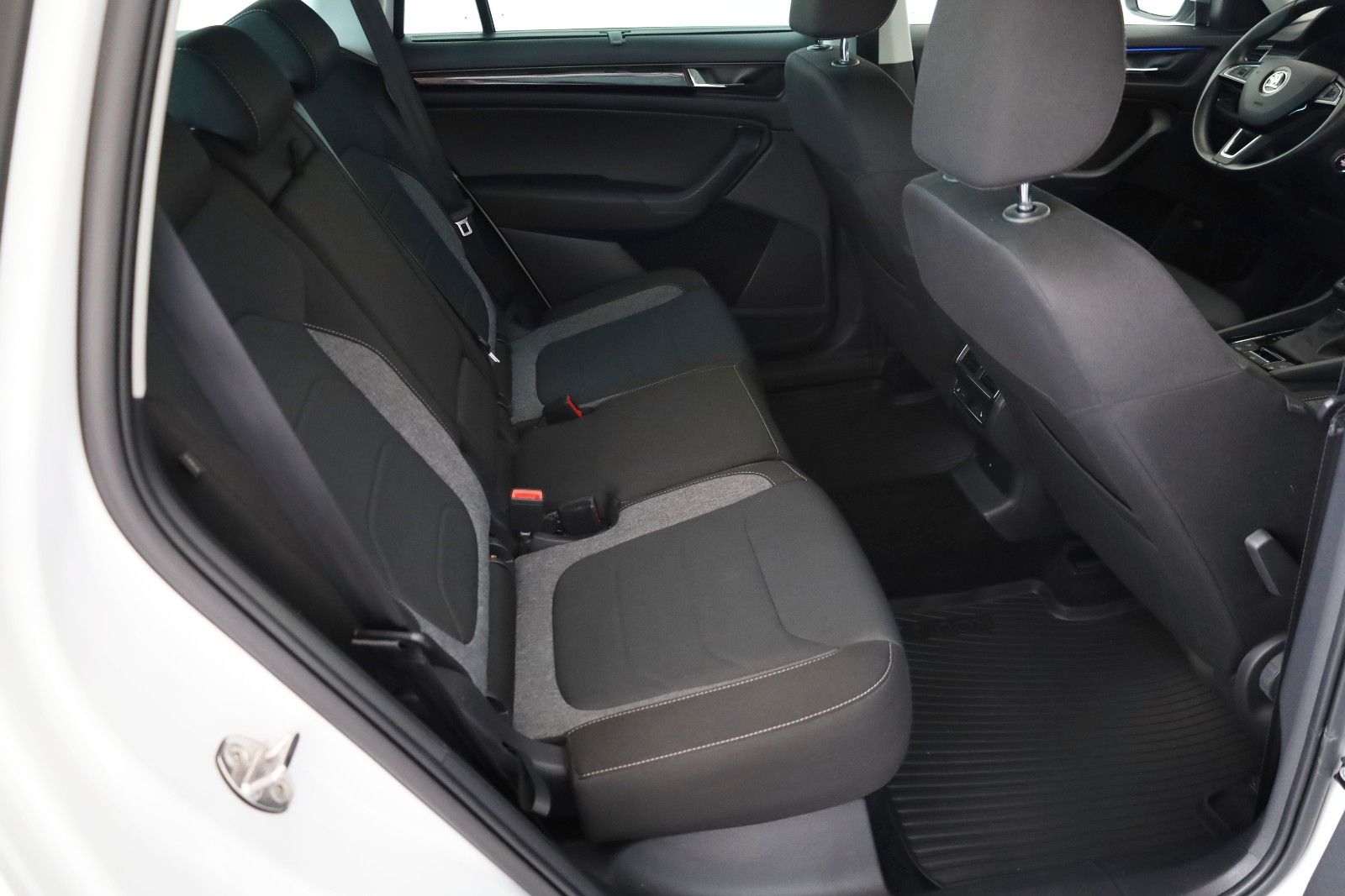 Fahrzeugabbildung SKODA Kodiaq Drive 125 4x4,Navi,4xSH,Kamera,ACC,AHK+WR