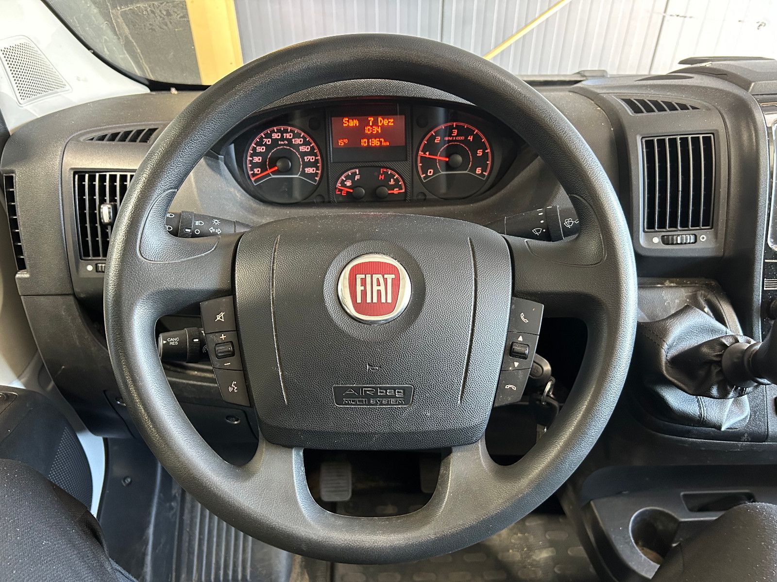 Fahrzeugabbildung Fiat Ducato Grossr.-Kasten 35 140 L4H2 RS: 4035 mm/3-