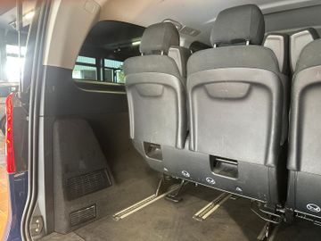 Mercedes V 220 - 12
