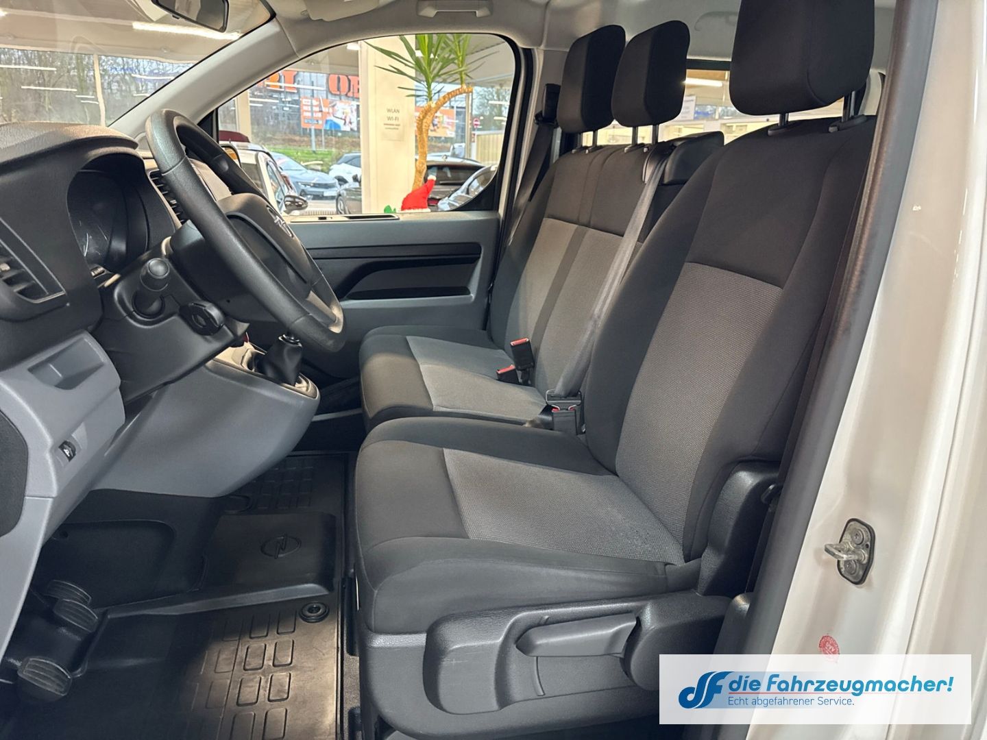 Fahrzeugabbildung Opel Vivaro L Apple CarPlay Android Auto Musikstreami