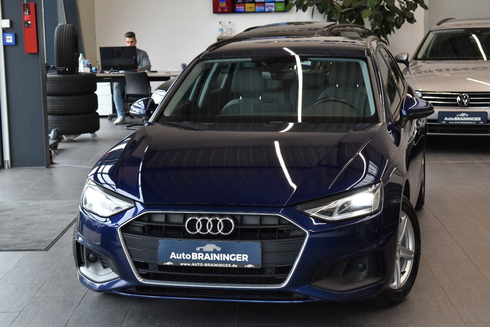 AUDI A4 Avant 35TDI S-tronic LED~Navi~AHK~RFKamera