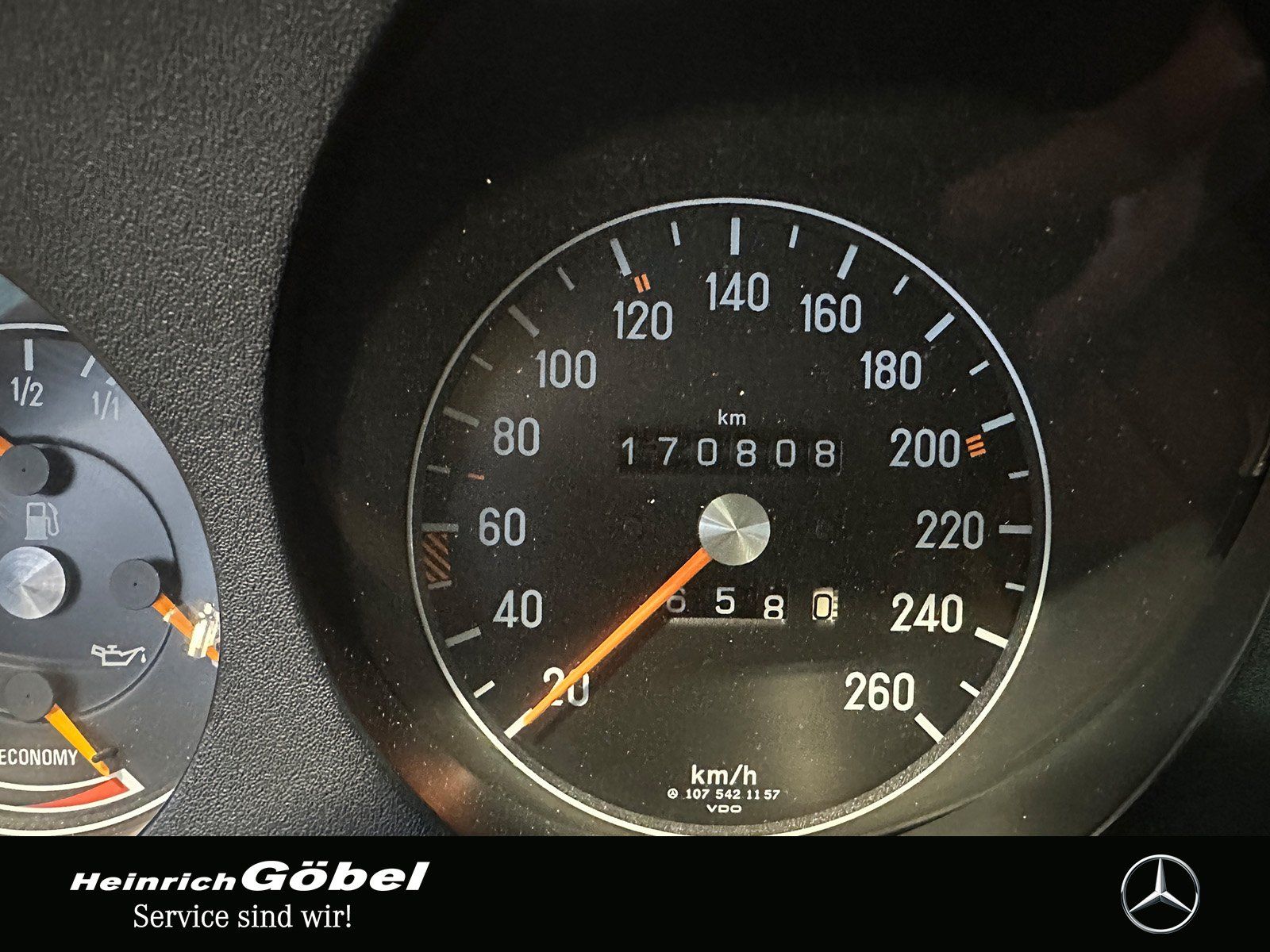 Fahrzeugabbildung Mercedes-Benz 560 SL