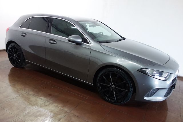 MERCEDES-BENZ A 200 Progressive Sportpaket MBUX/Leder/19-Zoll