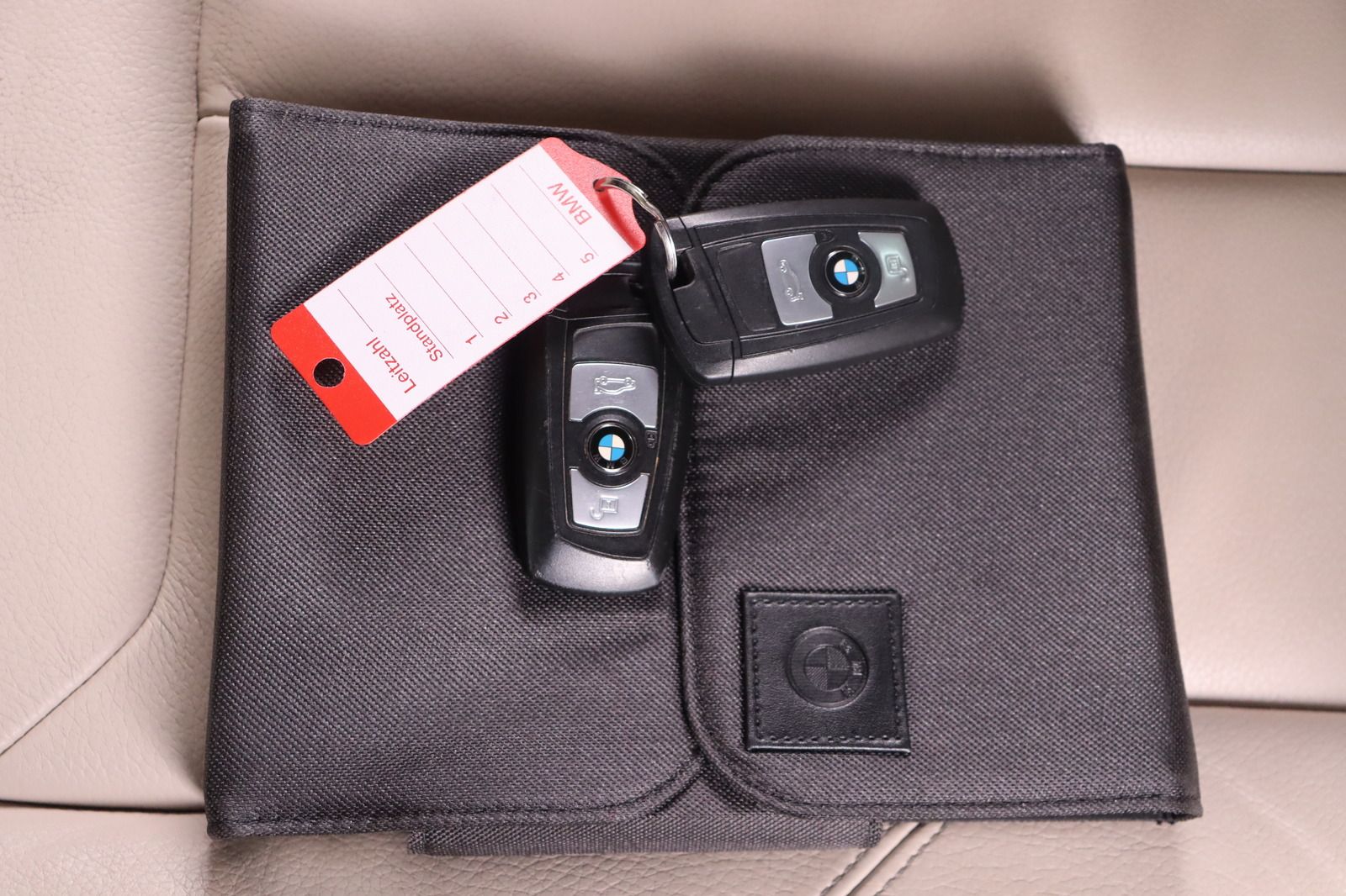 Fahrzeugabbildung BMW 220 i  * Xenon * Navi * Lenkradhzg. * Leder