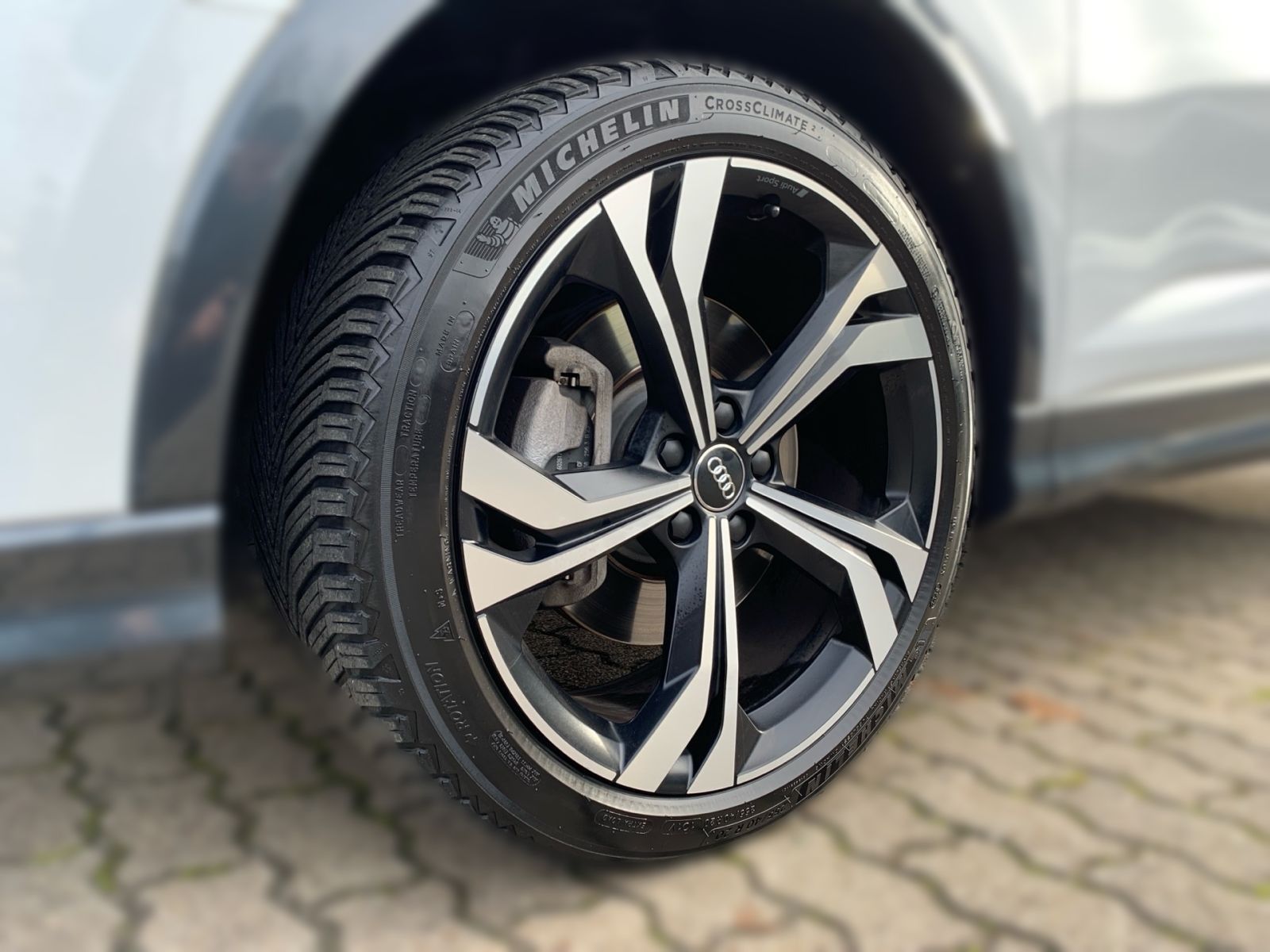 Fahrzeugabbildung Audi Q3 Sportback 45 2.0 TFSI quattro S line Aut.