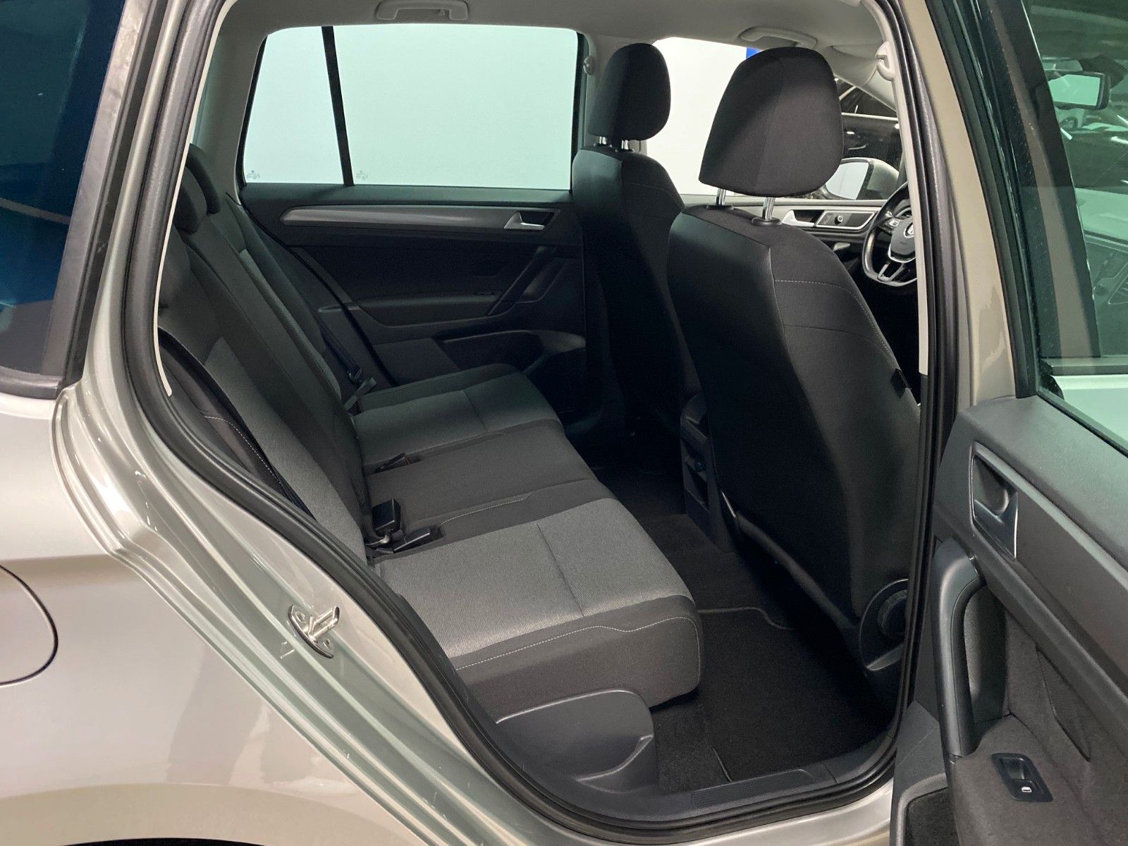 Fahrzeugabbildung Volkswagen Golf Sportsvan 1.2 TSI Trendline+AHK+NAVI+CD+BC+