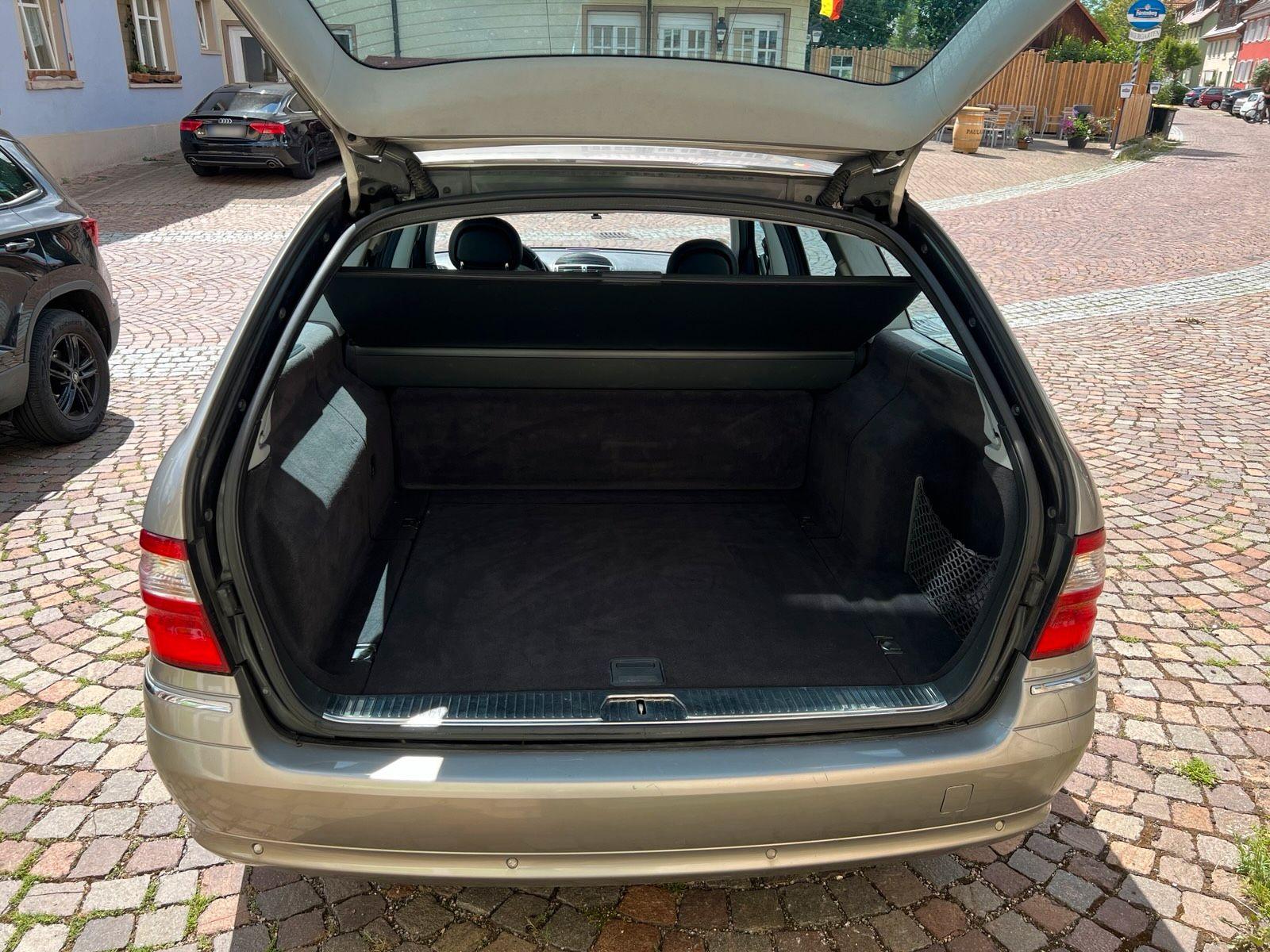 Mercedes-Benz E270 2004 — photo 14