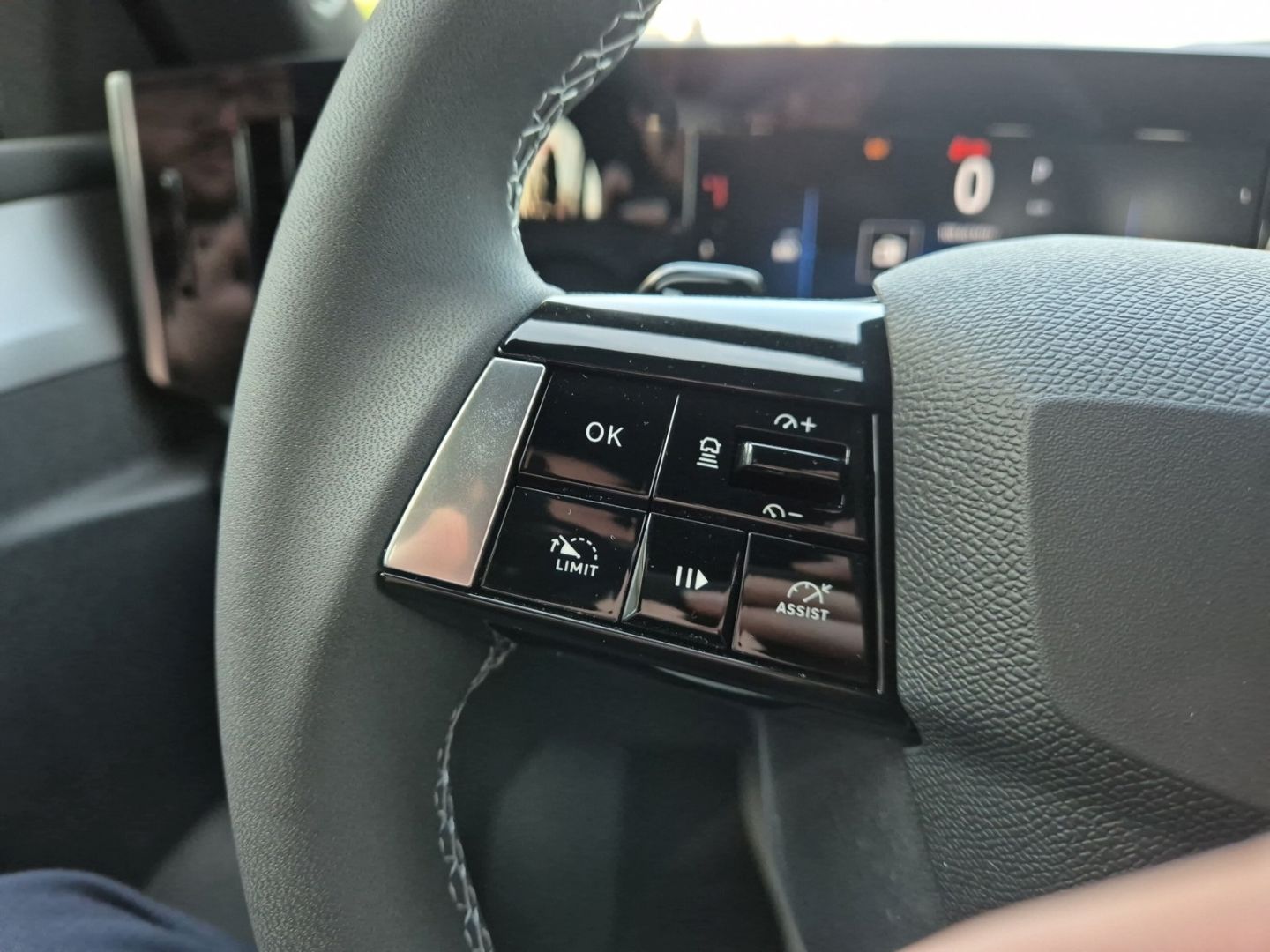 Fahrzeugabbildung Opel Astra 1.5 D EU6e L Sports Tourer Edition LED App