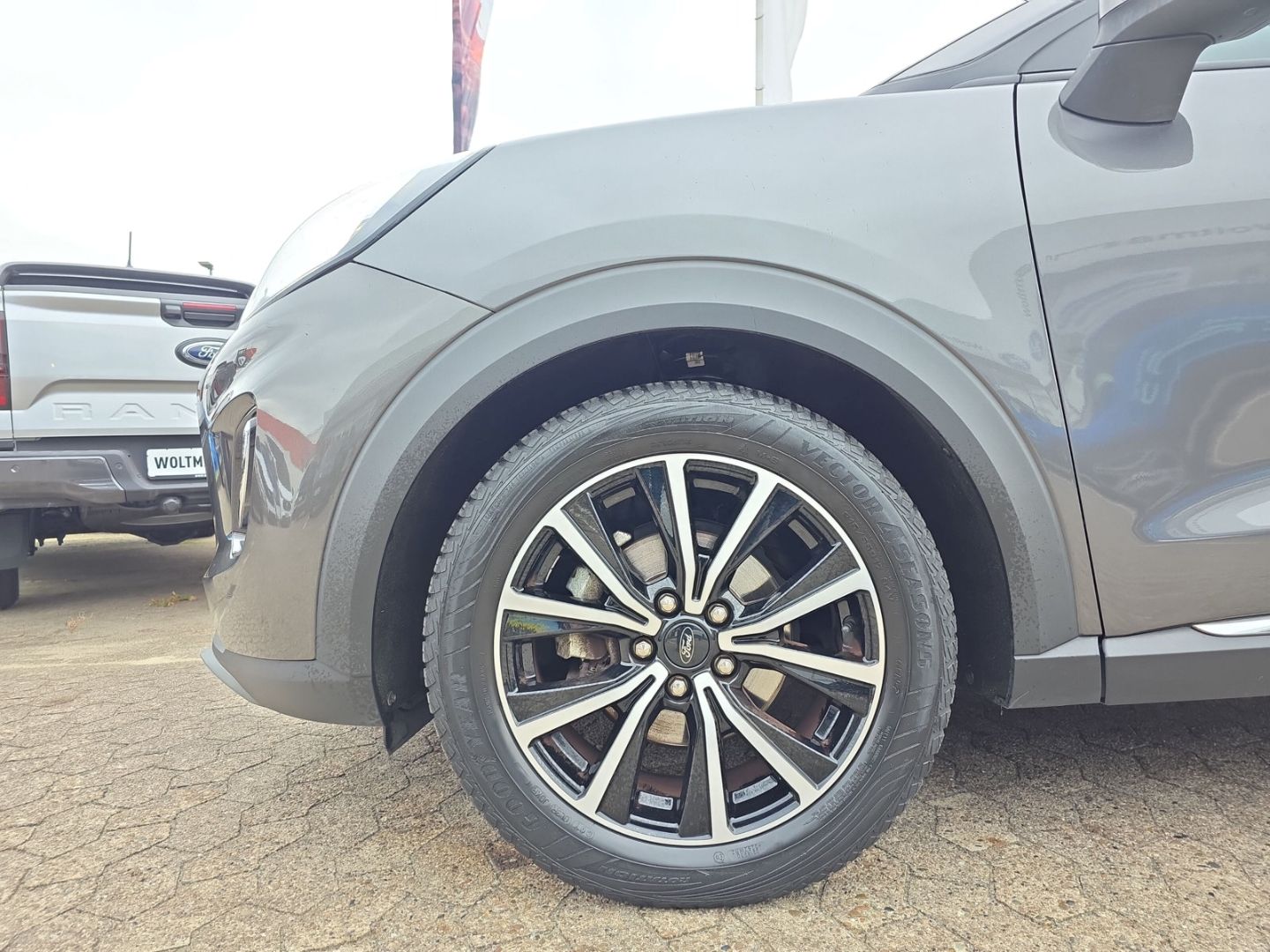 Fahrzeugabbildung Ford Puma Titanium Navi Massagesitze LED Mehrzonenkli