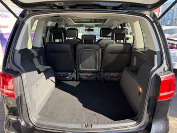 Volkswagen Touran - 10