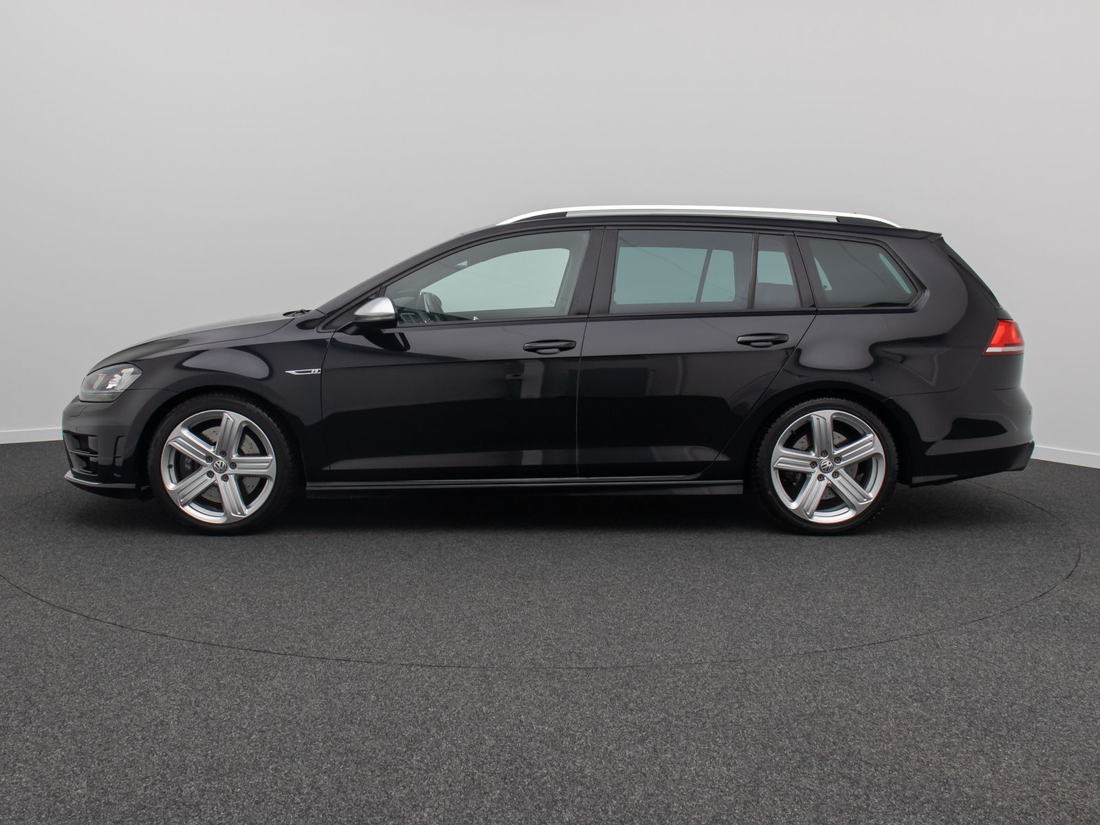 Fahrzeugabbildung Volkswagen Golf R BMT 4Motion Kamera ACC DYNAUDIO Panorama