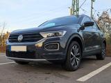 Volkswagen T-Roc Style 1.5 TSI DSG Standheizung | AHK - VW T-Roc Gebrauchtwagen in Düsseldorf
