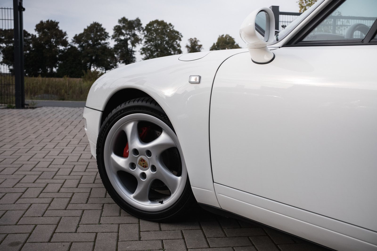Fahrzeugabbildung Porsche 993/911 Carrera Coupé DAB-Tuner-Navigation