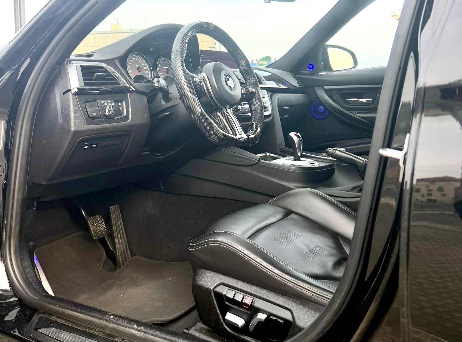 Fahrzeugabbildung BMW M3 Competition*Harman/Kardon+Autom.+Carbon+Voll*