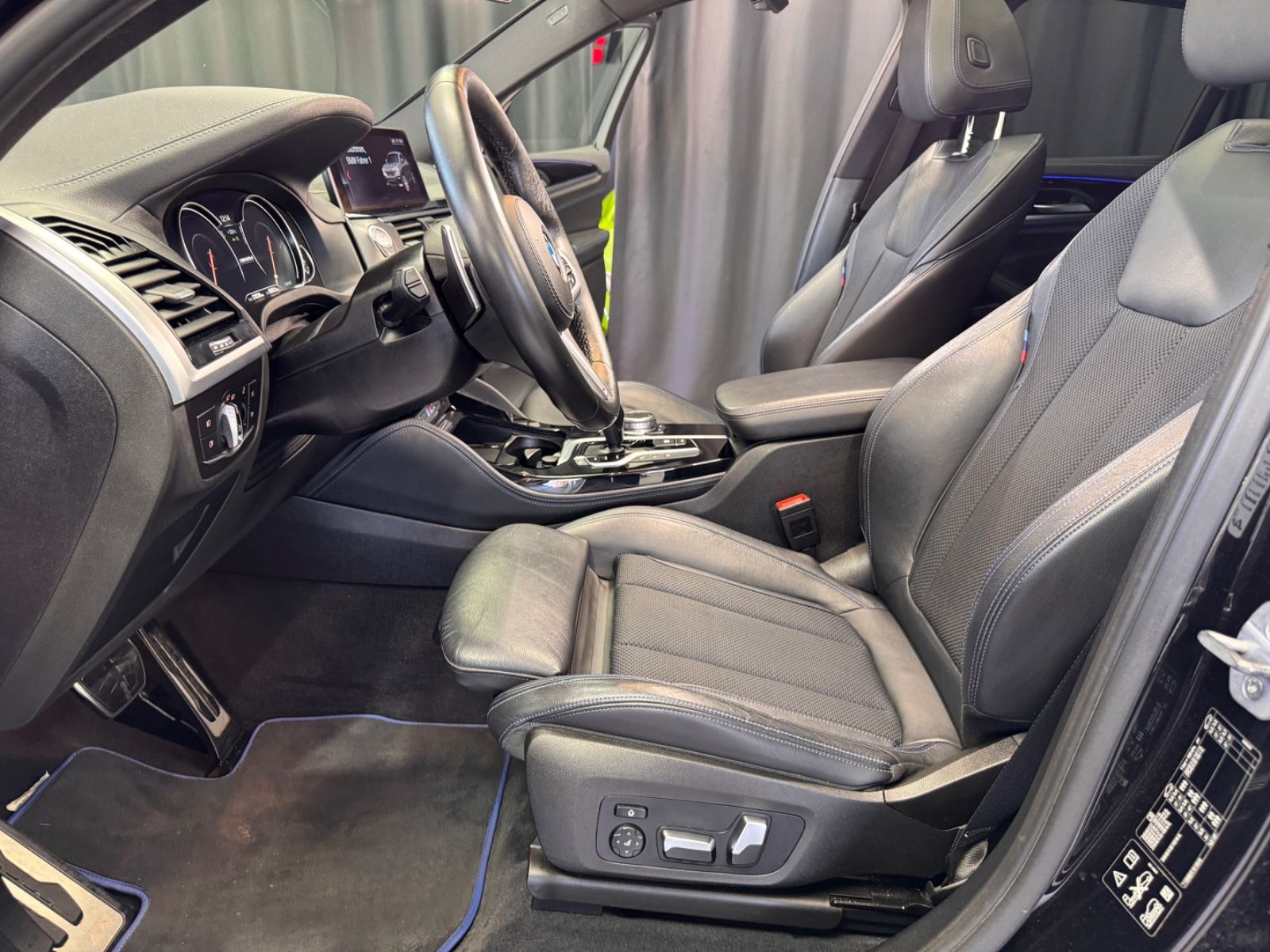 Fahrzeugabbildung BMW X4 M40 d |360°|HUD|PANORAMA|LED|DIG-TACHO|20"|