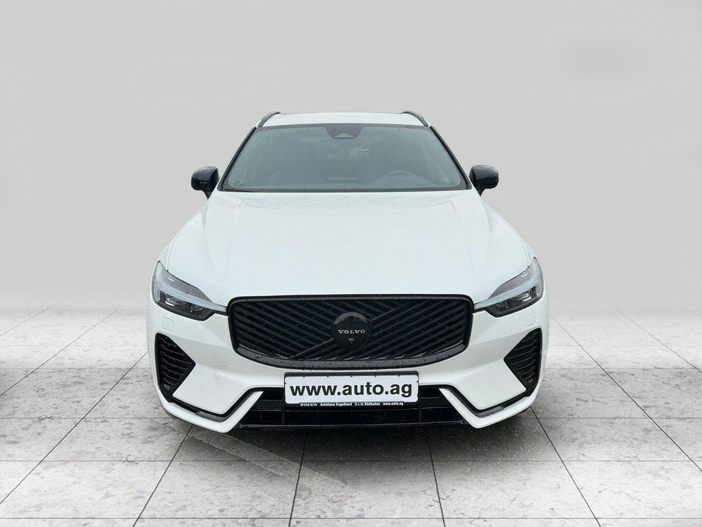 Volvo XC60 T6 PLUS BLACK ED. AHK imagem 2