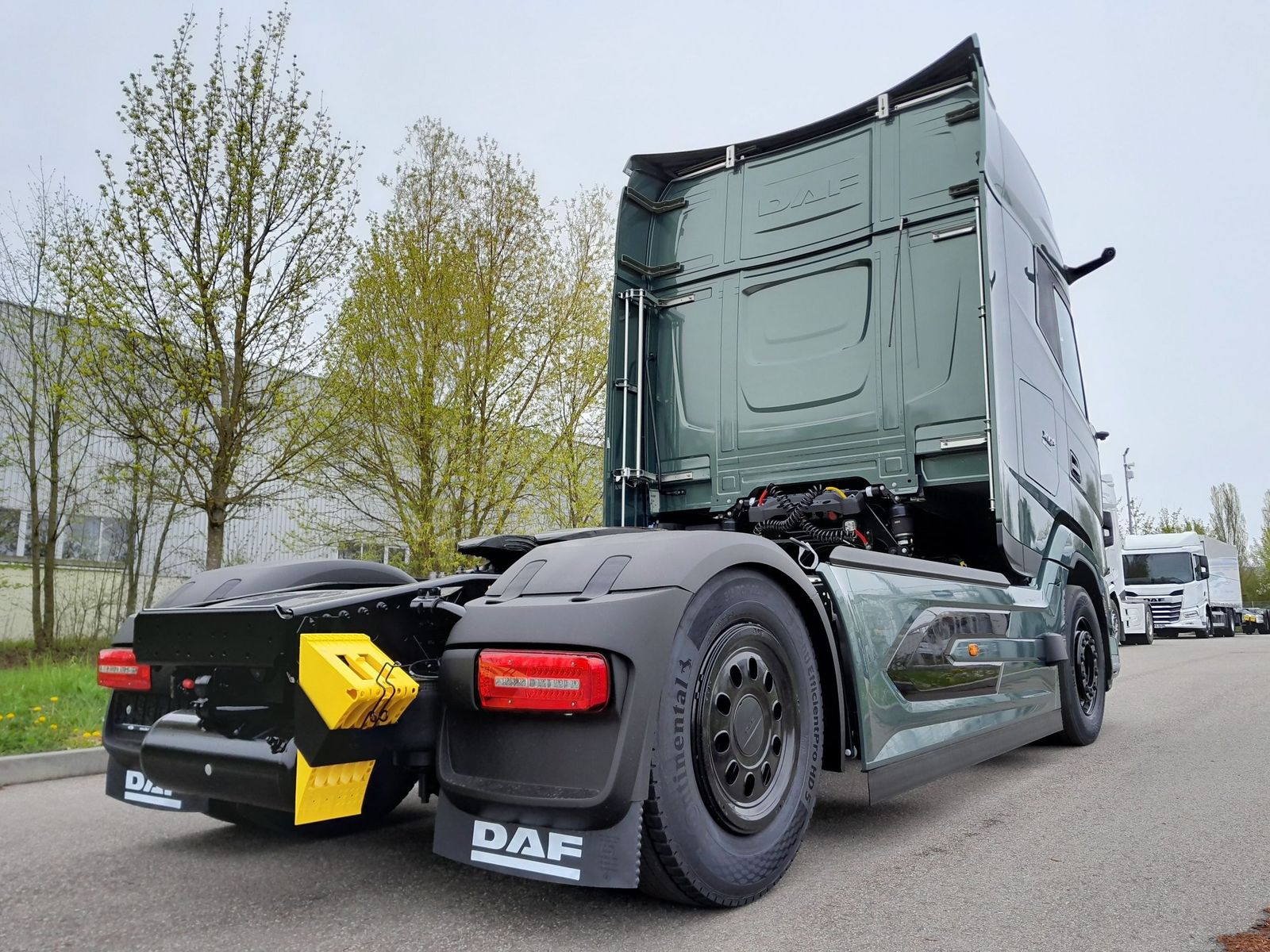 Fahrzeugabbildung DAF FT XG+ 530 EMERALD EDITION