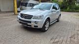 Mercedes-Benz ML 63 AMG TV/El.Gshd/Harmann/2xTV/+GAS/ VOLL/TOP - Mercedes-Benz ML 63 AMG aus 2007