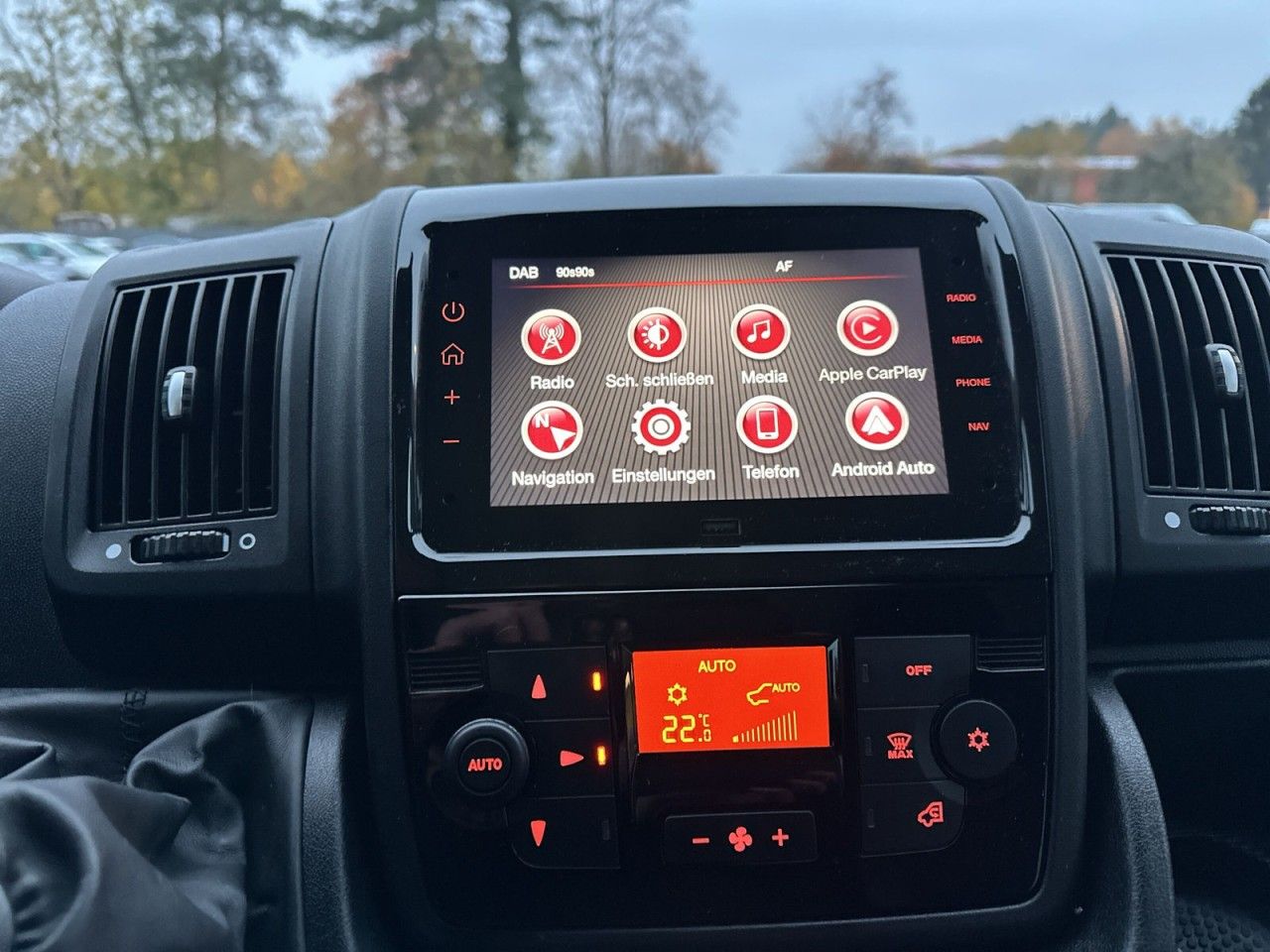 Fahrzeugabbildung Citroën Jumper 35 L3H2 BlueHDi 140