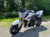Suzuki GSR 750 mit Tieferlegung und MIVV Sportauspuff