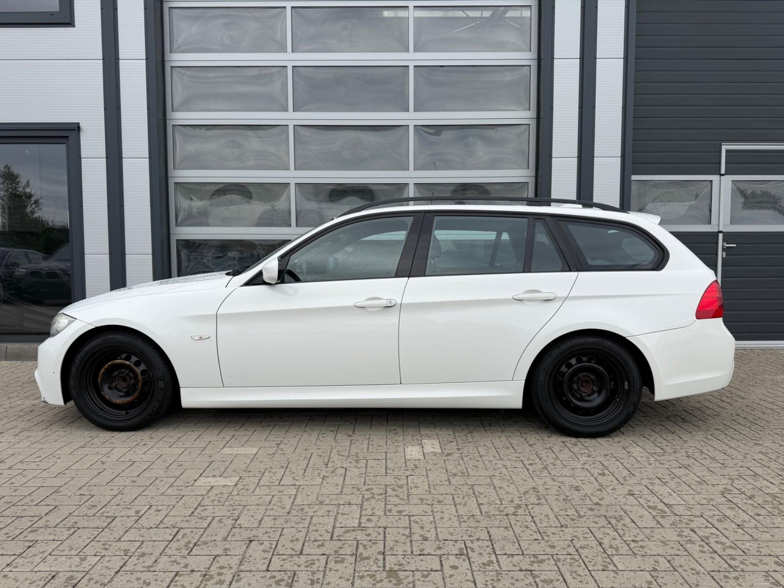 BMW 318 2009 — engine 1.995 cm³, 143 HP (105kW)