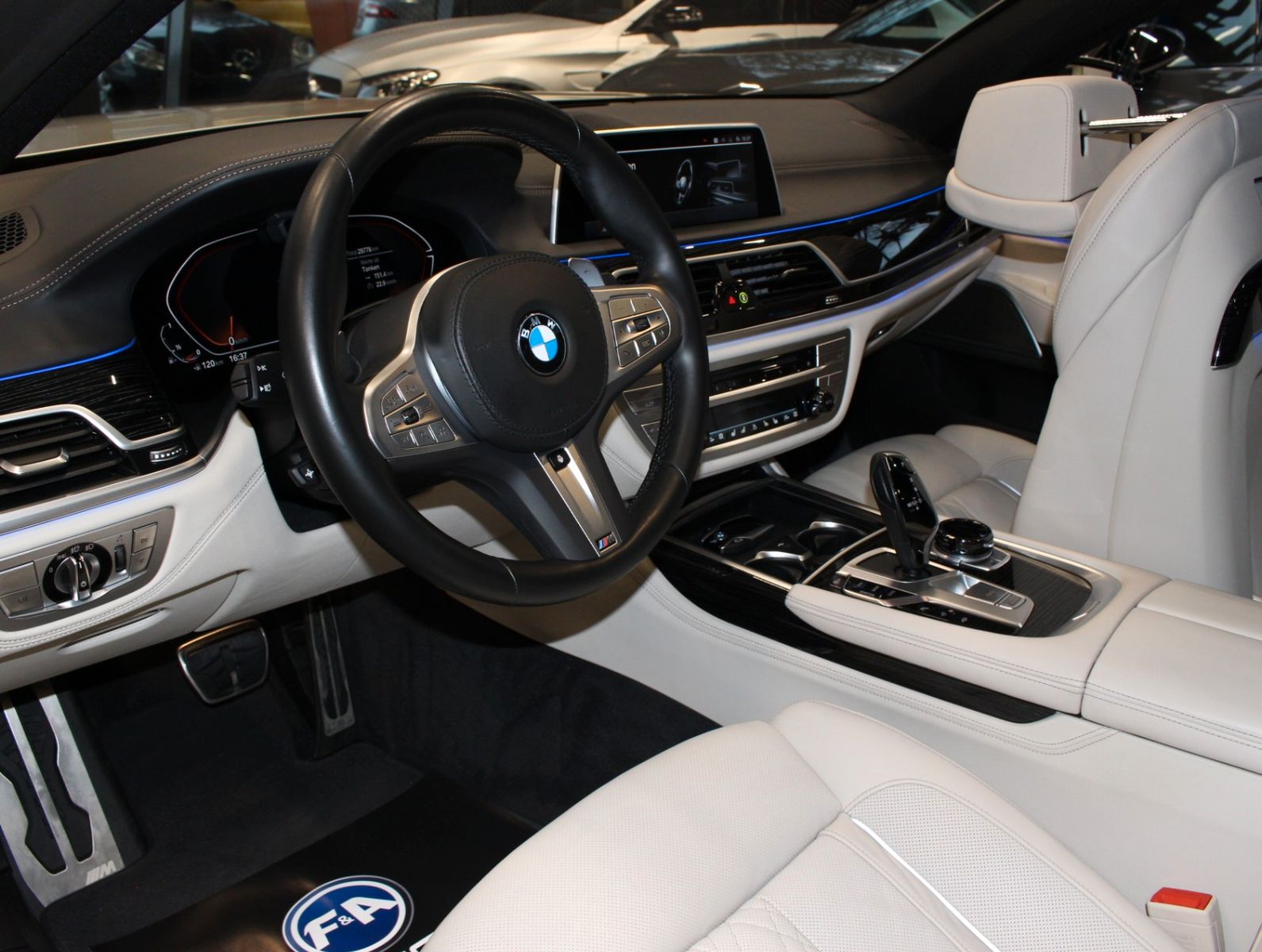 Fahrzeugabbildung BMW 750 L i xDrive M Sport Executive*Skylounge*VOLL