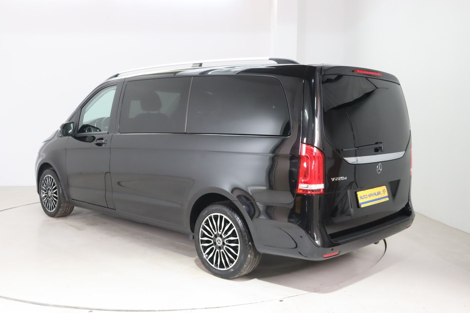 Fahrzeugabbildung Mercedes-Benz V 220 CDI/d EDITION lang * 7-Sitze * LED * ILS