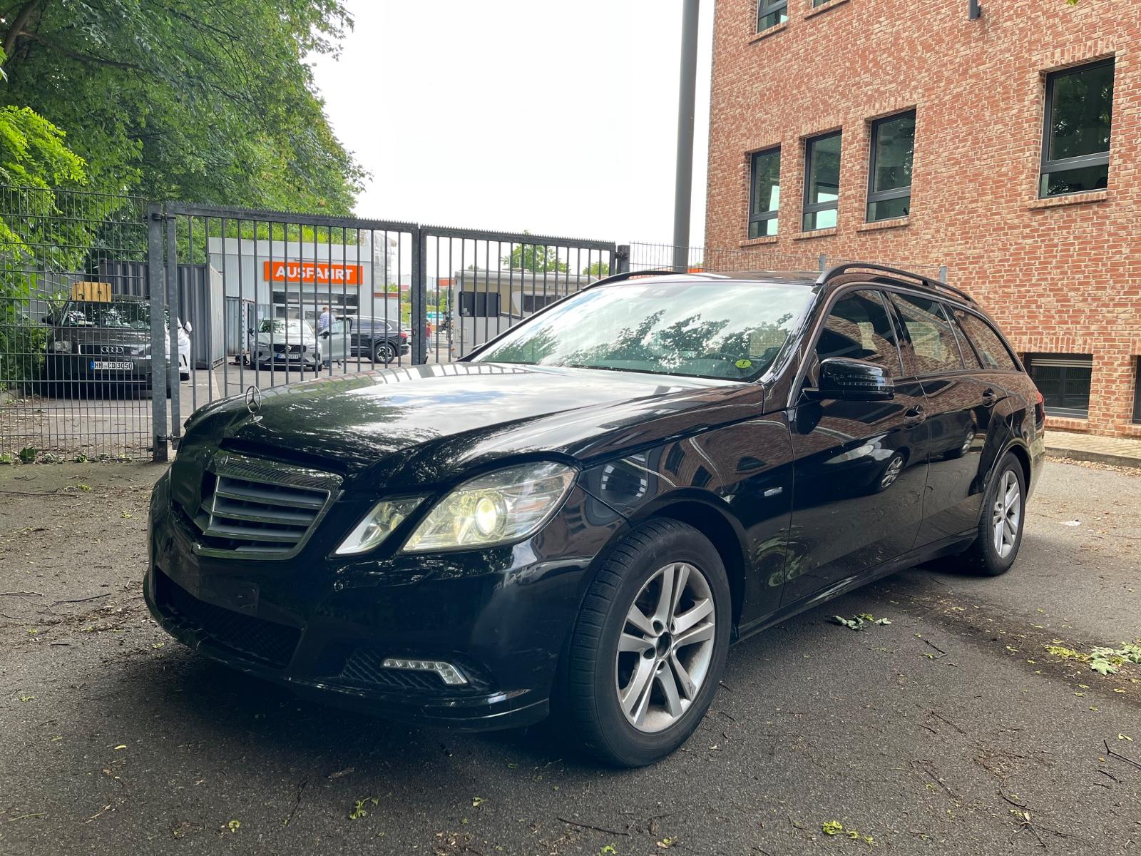 Mercedes-Benz E 220 E T-Modell E 220 CDI BlueEfficiency
